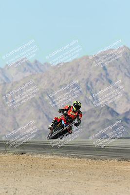 media/Dec-01-2025-Moto Forza (Mon) [[2daa91e15f]]/2-Intermediate Group/Session 4 Turn 9/